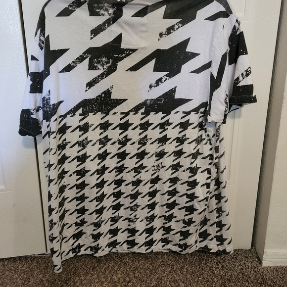 Broken Threads - Picture 4 of 4